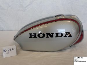 Honda XL250 K0 in NQ fein custom silver metallic RH-Lacke Lackiererei Motorradlackierung 06-2417