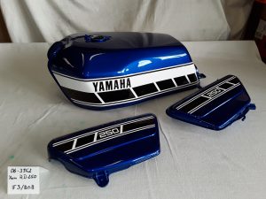 Yamaha RD250 in brigade blue F3/BGB RH-Lacke Lackiererei Motorradlackierung