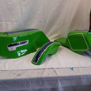 KAWASAKI Z500 Bj. 79 7F lime green Dekor dunkelblau RH-Lacke Lackiererei Motorradlackierung