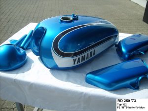 Honda RD250 '73 Typ352 in F2/BTB butterfly blue RH-Lacke Lackiererei Motorradlackierung